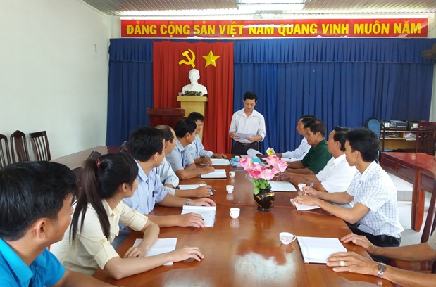 Ban pháp chế HĐND xã Hưng Thuận, huyện Trảng Bàng khảo sát diện tích đất công trên địa bàn xã