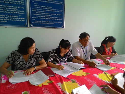 Thường trực HĐND xã Phước Thạnh phúc tra việc đăng ký và chi trả hổ trợ tiền lúa nước trên địa bàn xã  từ năm 2013 đến năm 2015 đối với cán bộ nông nghiệp xã