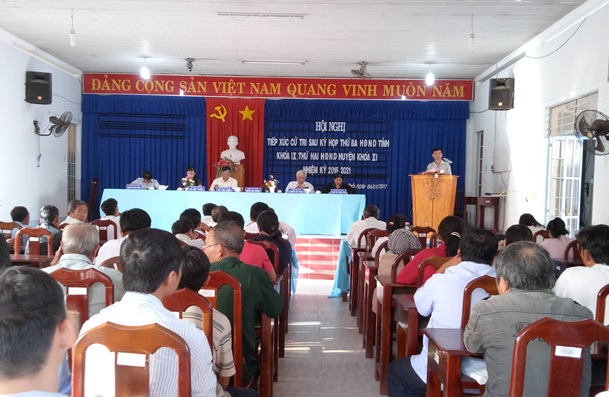 Đại biểu HĐND Tỉnh, đại biểu HĐND huyện Dương Minh Châu  tiếp xúc cử tri tại xã Cầu Khởi