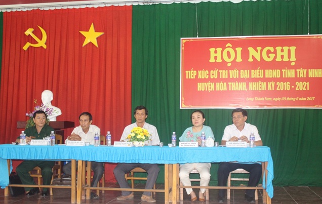 Hội đồng Nhân dân tỉnh đã có cuộc tiếp xúc với cử tri huyện Hòa Thành