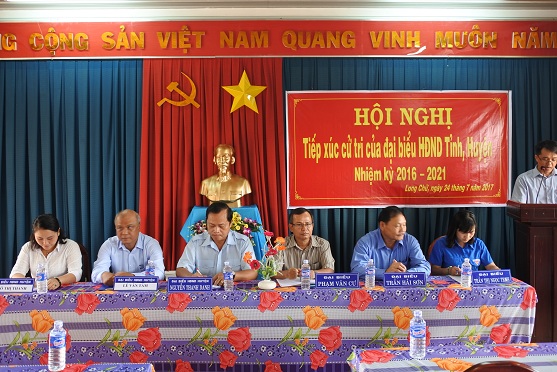 Bến Cầu - Đại biểu HĐND tỉnh, huyện tiếp xúc cử tri tại xã Long Chữ