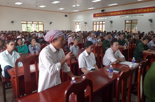 Đại biểu HĐND tỉnh, huyện tiếp xúc với cử tri xã Tân Phong sau kỳ họp