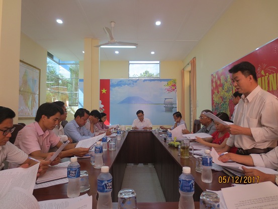 Ban Kinh tế - Xã hội HĐND huyện Dương Minh  họp thẩm tra các báo cáo, tờ trình, dự thảo Nghị quyết trình kỳ họp thứ 4 HĐND huyện, nhiệm kỳ 2016-2021