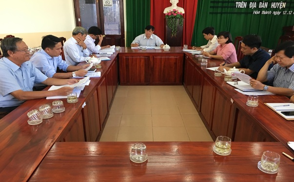Ban Kinh tế - Xã hội HĐND huyện Hòa Thành tổ chức cuộc họp toàn ban để thẩm tra các báo cáo, tờ trình, dự thảo Nghị quyết của UBND huyện trình tại kỳ họp thứ 5