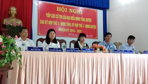 Đại biểu Hội đồng nhân dân tỉnh, huyện: tiếp xúc cử tri sau kỳ họp thứ 6 HĐND tỉnh và thứ 4 HĐND huyện tại Thị trấn Tân Châu