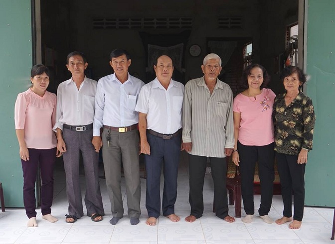 Huyện Dương Minh Châu thăm, tặng quà các gia đình nạn nhân da cam