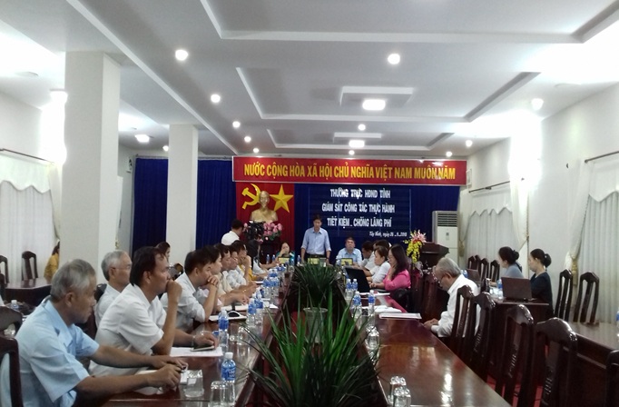 THƯỜNG TRỰC HĐND TỈNH: Giám sát công tác thực hành tiết kiệm, chống lãng phí đối với UBND tỉnh