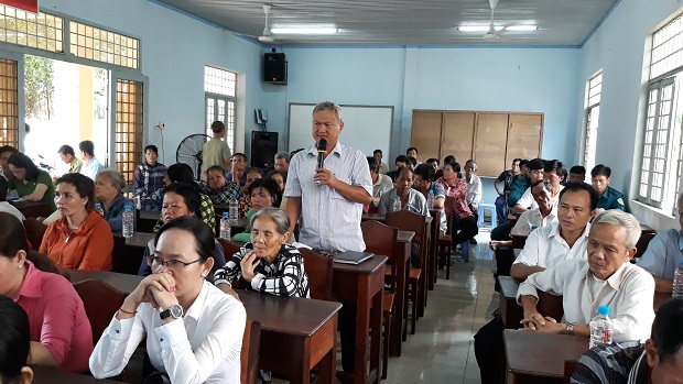 Đại biểu HĐND tỉnh và huyện tiếp xúc cử tri xã Tiên Thuận