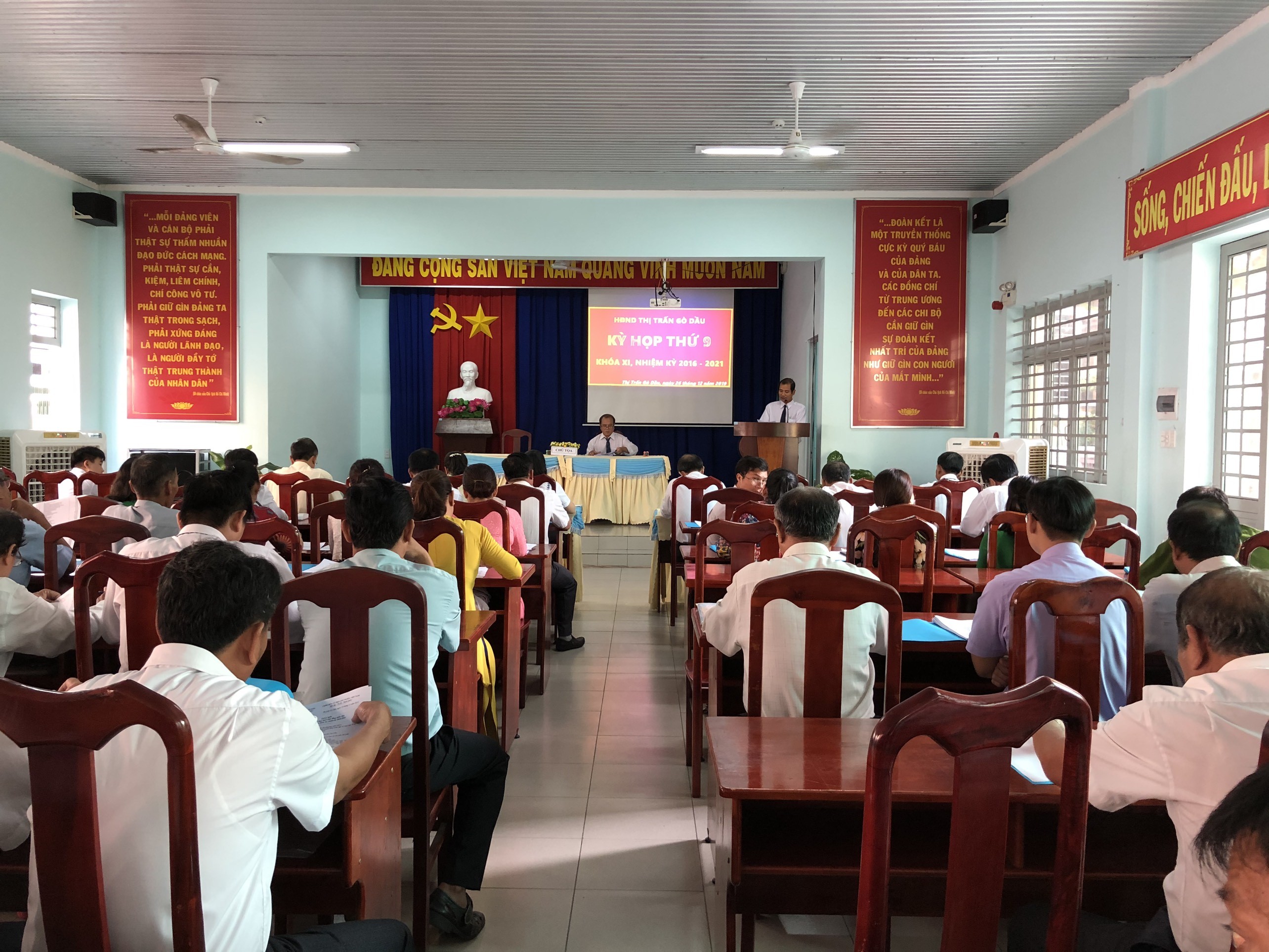 Hội đồng nhân dân thị trấn Gò Dầu, huyện Gò Dầu: Tổ chức kỳ họp thứ 9 khóa XI, nhiệm kỳ 2016-2021
