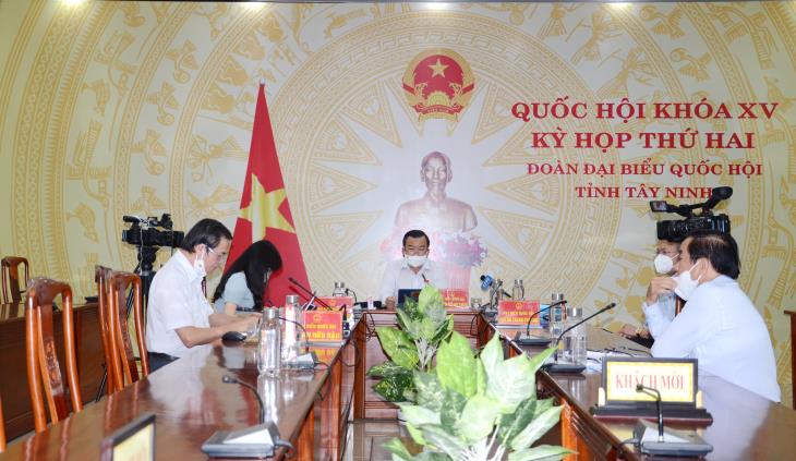 Đoàn đại biểu Quốc hội tỉnh Tây Ninh: Thảo luận ở Tổ về quỹ bảo hiểm xã hội năm 2020 và thực hiện Nghị quyết số 68/2013/QH13