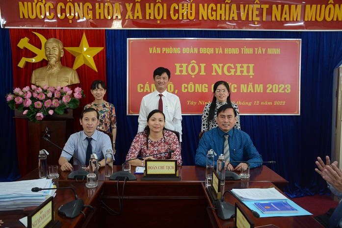 Văn phòng Đoàn ĐBQH và HĐND tỉnh  tổ chức Hội nghị cán bộ, công chức năm 2023