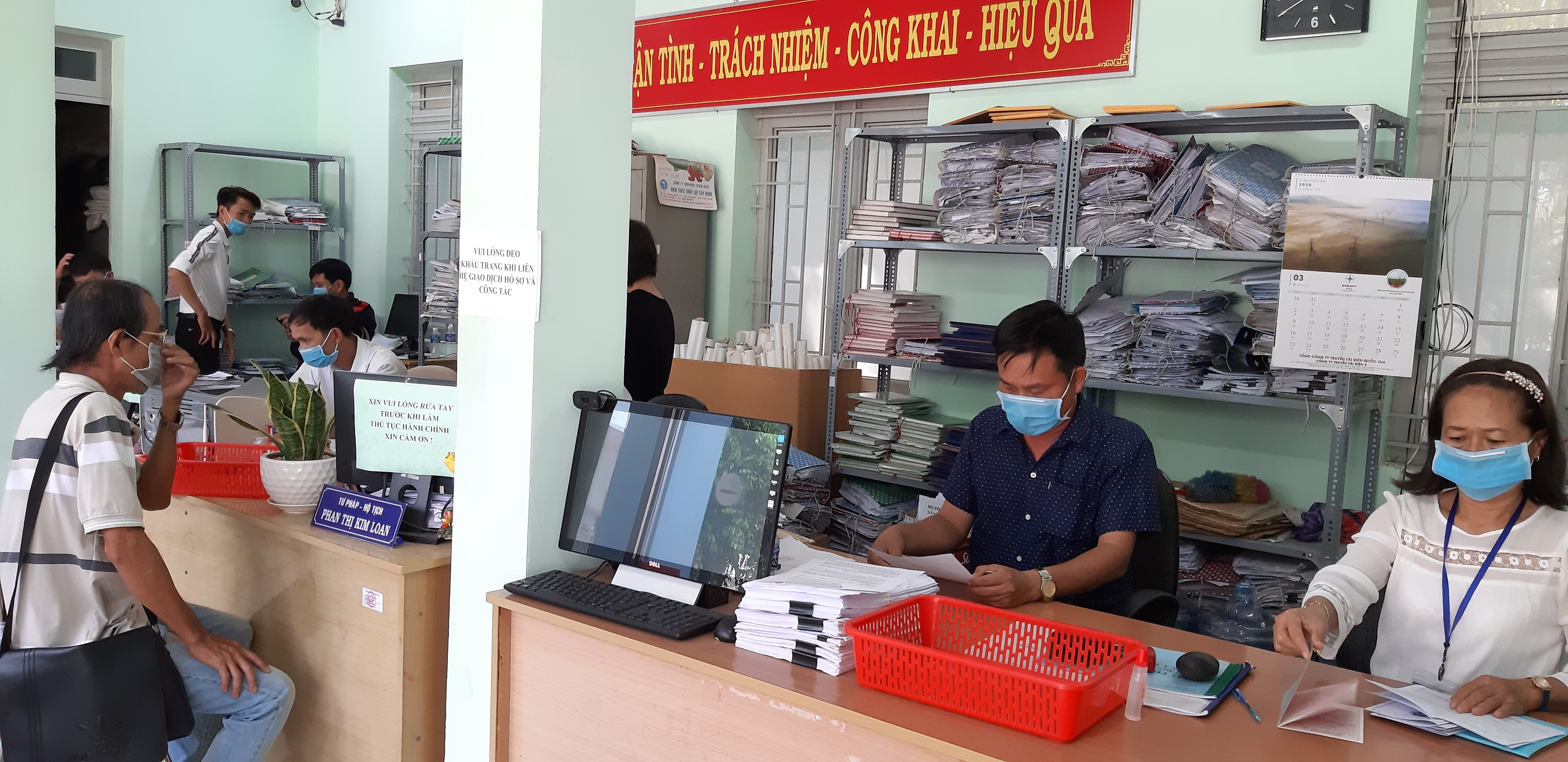 Ban pháp chế  HĐND phường Ninh Sơn giám sát công tác cải cách hành chính đối với UBND phường.