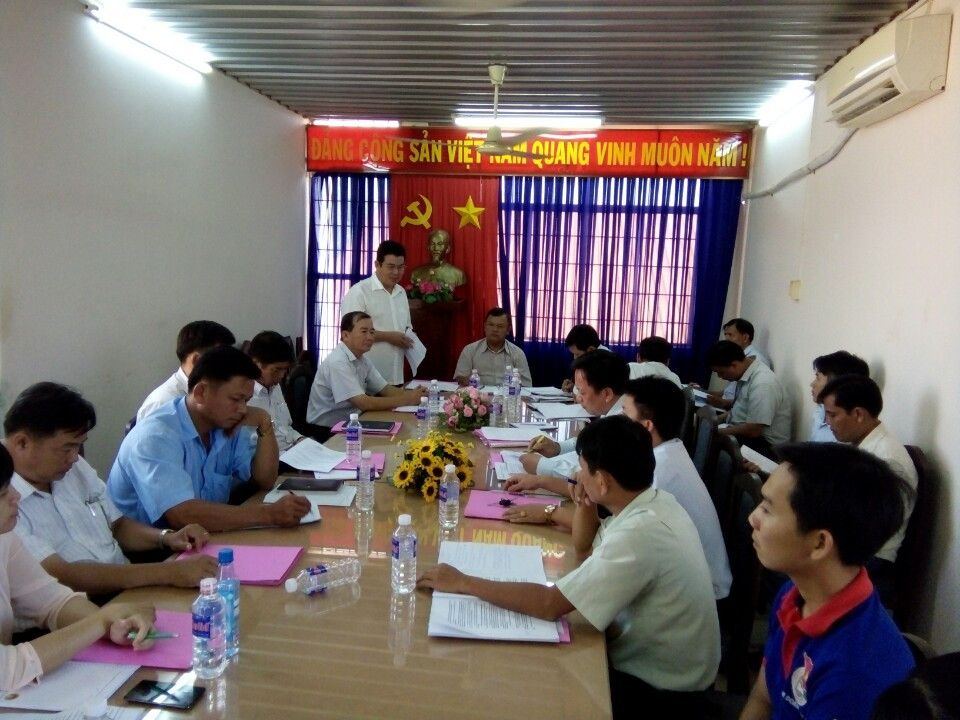 Quang canh buoi hop.jpg