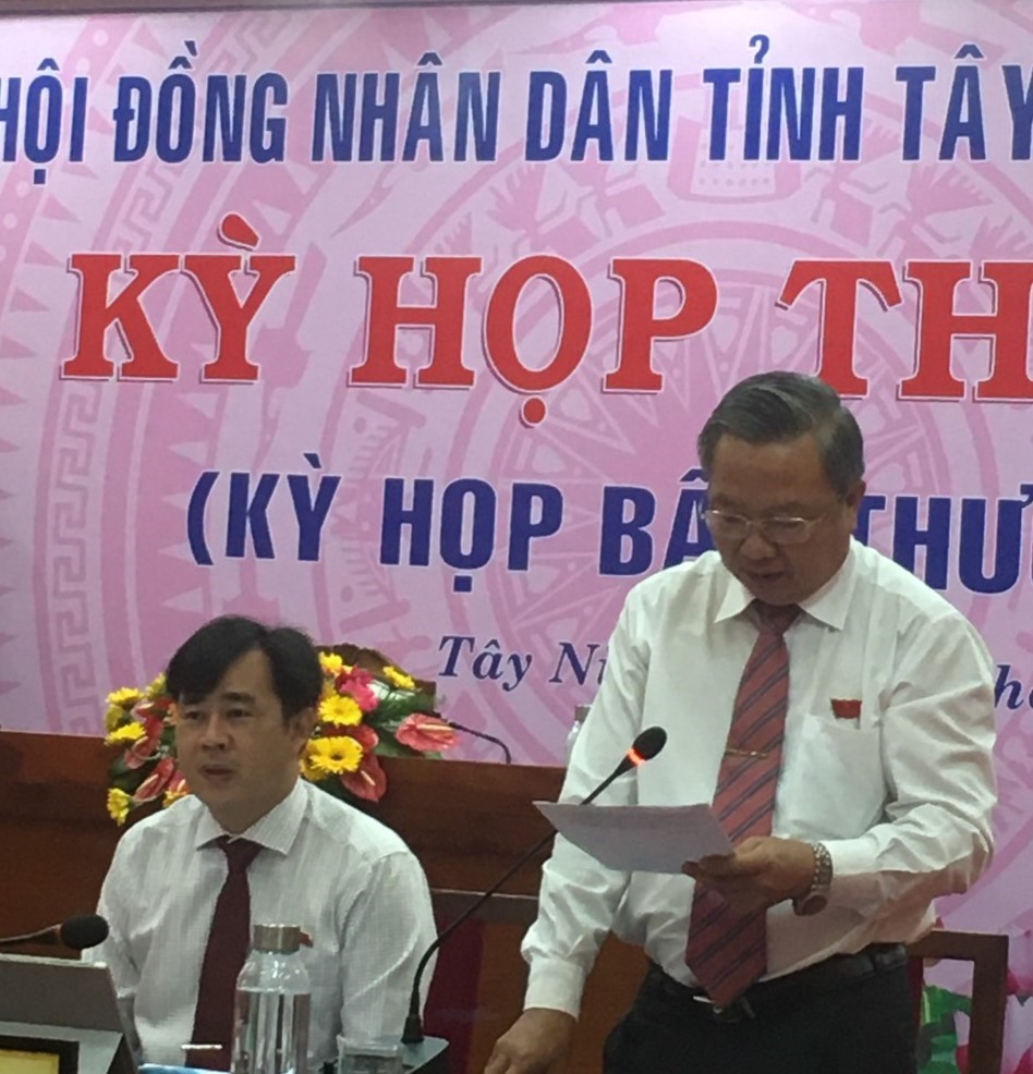 Thảo luận tổ tại kỳ họp 15 HĐND tỉnh Tây Ninh khóa IX